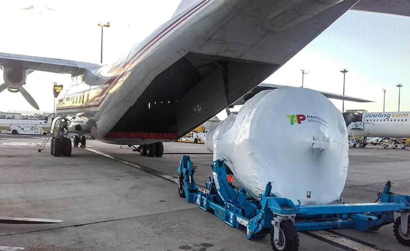 Apoio ao Transporte de Reator de Avião